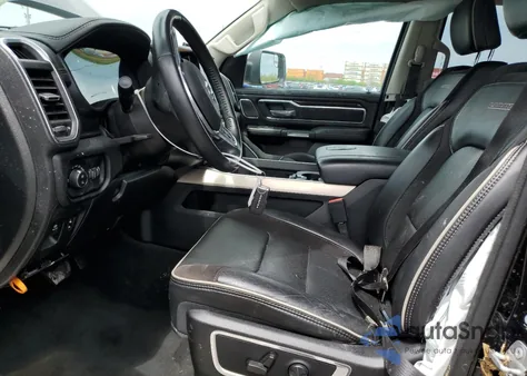 2022 Ram 1500 Laramie z USA, uszkodzony, nr VIN 1C6SRFJTXNN323578